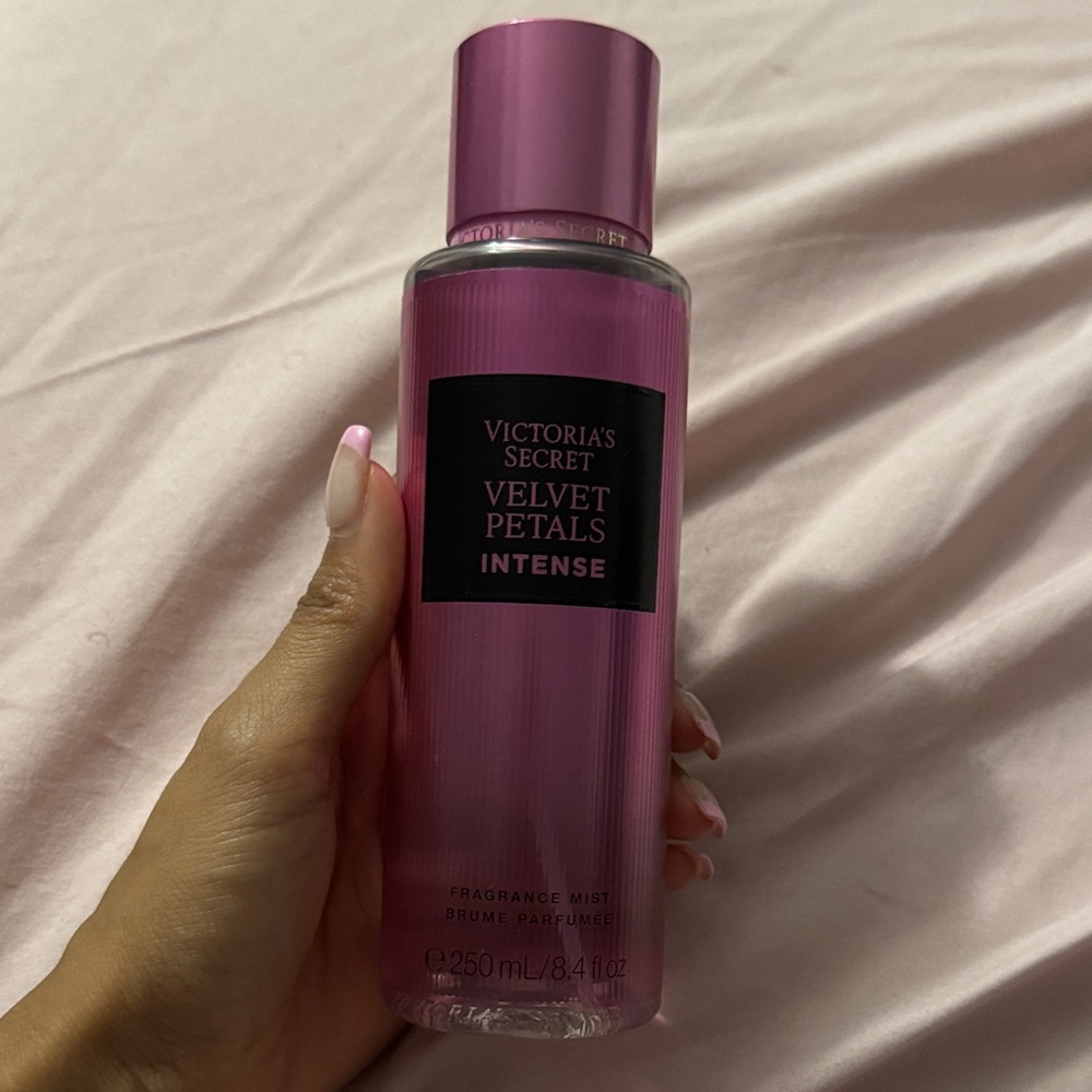 Velvet Petals Intense Victoria’s Secret